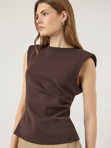 YAS Top 'Pina' in Brown