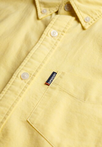 Superdry & Co Comfort fit Overhemd 'Essential' in Geel