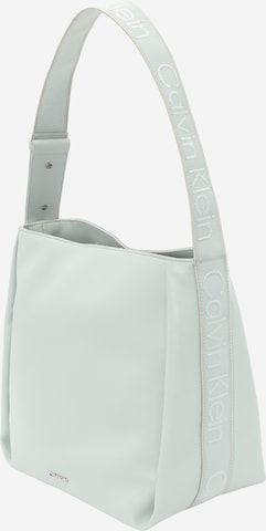 Calvin Klein Schultertasche 'Gracie' in Grün: predná strana