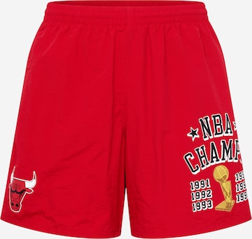 Mitchell & Ness Regular Shorts in Rot: predná strana