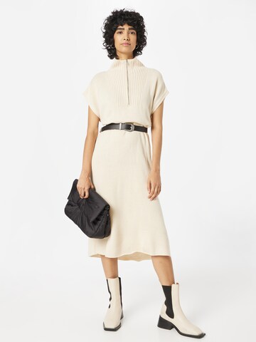 Monki Kleid in Beige