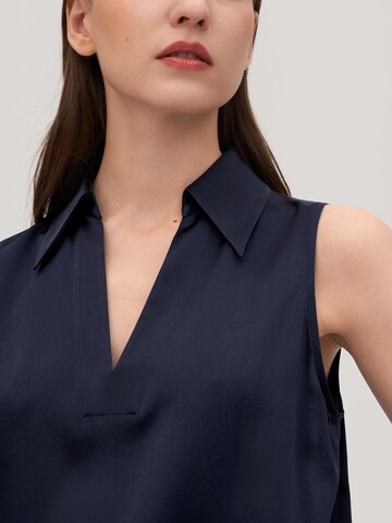 Lilysilk - Blusa 'Ärmelloses Seide Hemd mit V-Ausschnitt' en azul