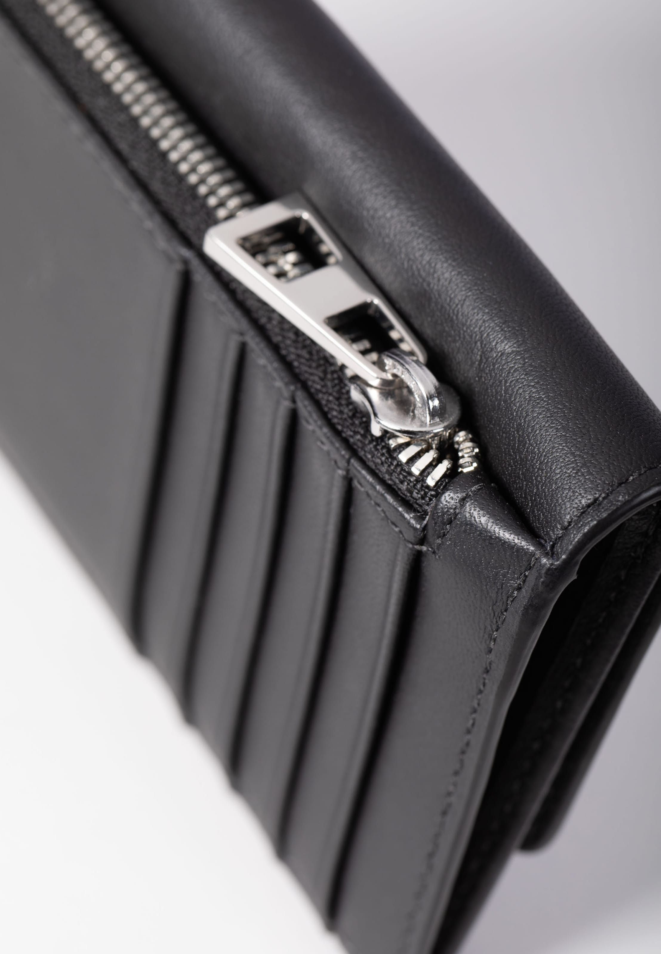 BREE Case 'The Icons Intra' in Black