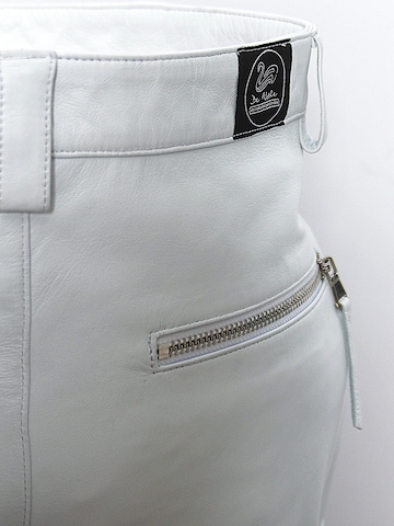 Be  Noble Regular Cargobroek 'Leder-Shorts als knielange Cargo Lederhose' in Wit