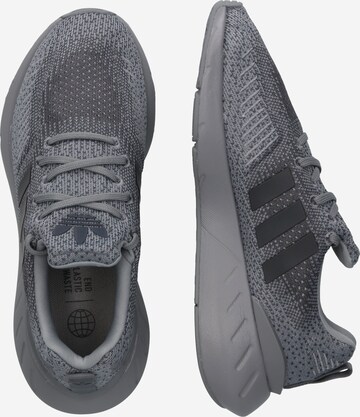 Baskets basses 'Swift Run 22' ADIDAS ORIGINALS en gris