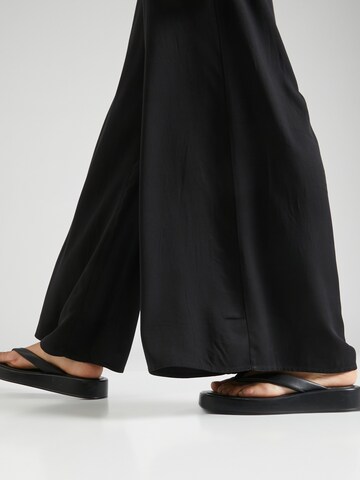 Molly BRACKEN Zvonové kalhoty Kalhoty se sklady v pase – černá