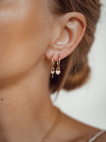 Hey Happiness Earrings 'Heart and Key' in Gold: front
