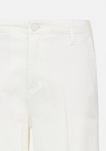 Regular Pantaloni de la COMMA pe alb