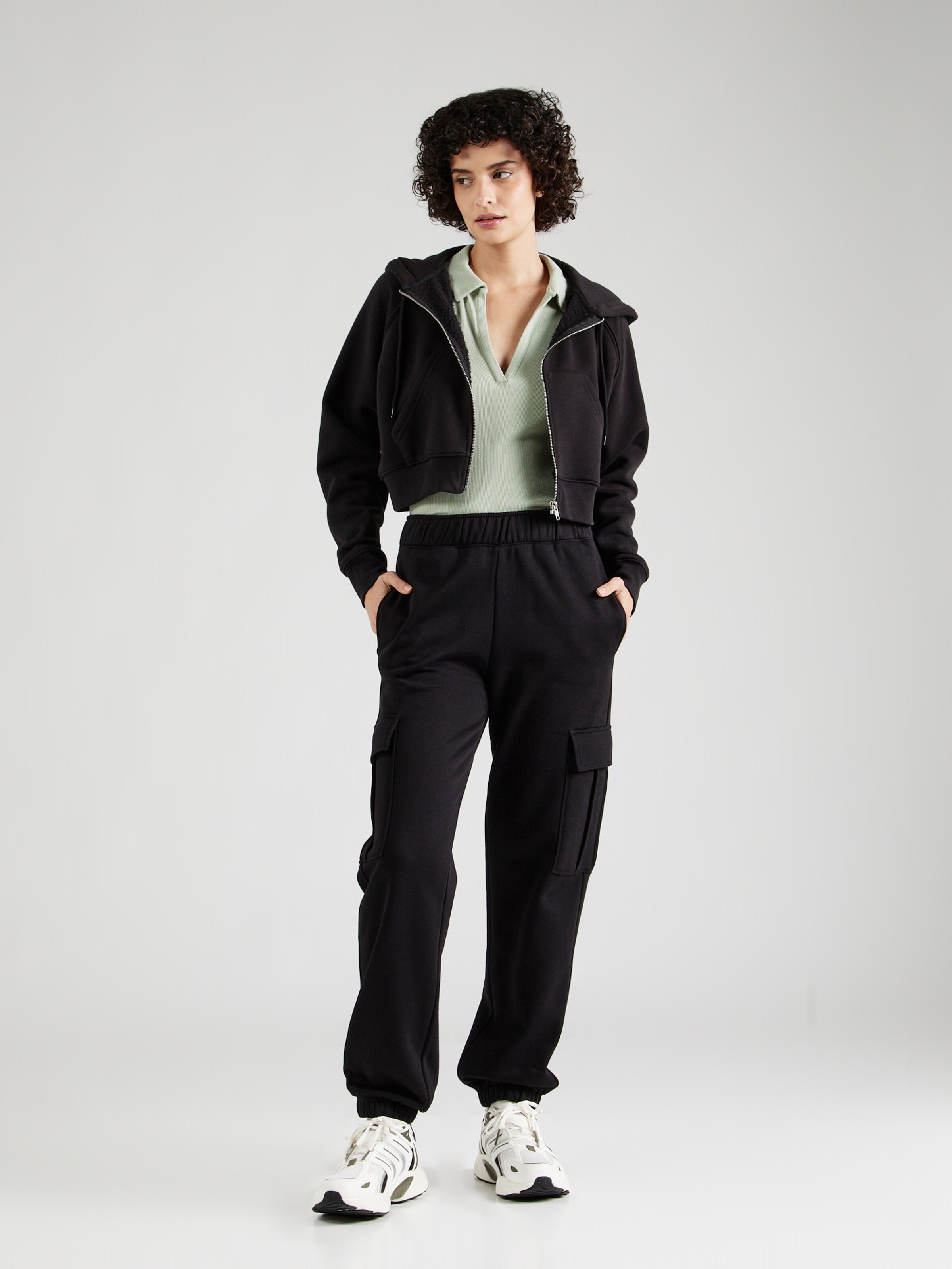 Champion Authentic Athletic Apparel Regular Cargo trousers in Black ABOUT YOU
