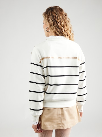 Sweat-shirt 'ONLUMA' ONLY en blanc