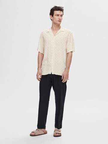 SELECTED HOMME Comfort fit Button Up Shirt 'Vero' in Beige