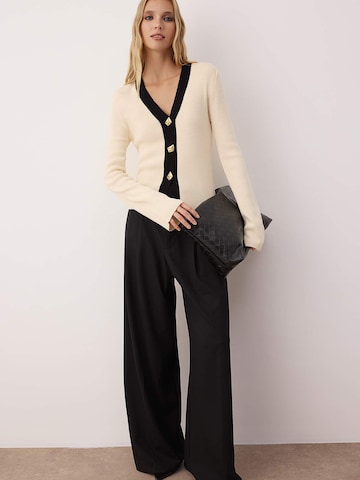 Trendyol Strickjacke in Beige: Vorderseite