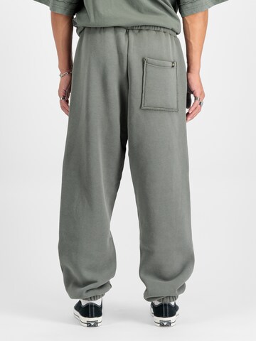 ALPHA INDUSTRIES Loosefit Hose 'Open Edge' in Grün