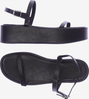 Pull&Bear Sandals & High-Heeled Sandals in 39 in Black: front