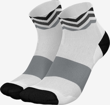 INCYLENCE Athletic Socks 'WAVES SHORT' in White: front