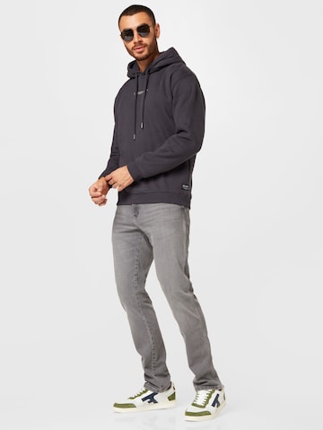 TOM TAILOR DENIM Sweatshirt in Grau