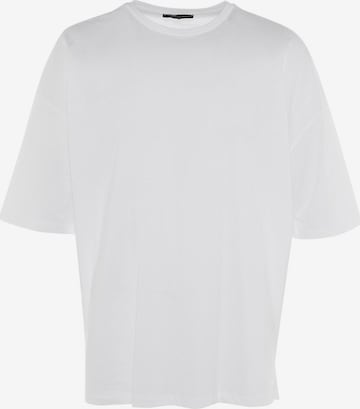 Trendyol T-Shirt in Weiß: Vorderseite
