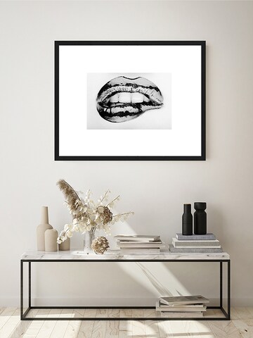 Liv Corday Wandschmuck  'Biting ' in Schwarz