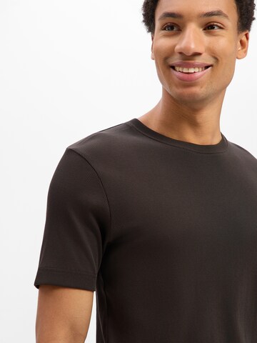 T-Shirt 'Enil' DRYKORN en marron