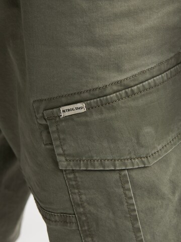 Petrol Industries Regular Cargobyxa i grön