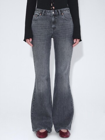 Dr. Denim Slimfit Jeans 'Elba Mid Bootcut'‌‌‌‌‌‌‌ in Grau: Vorderseite