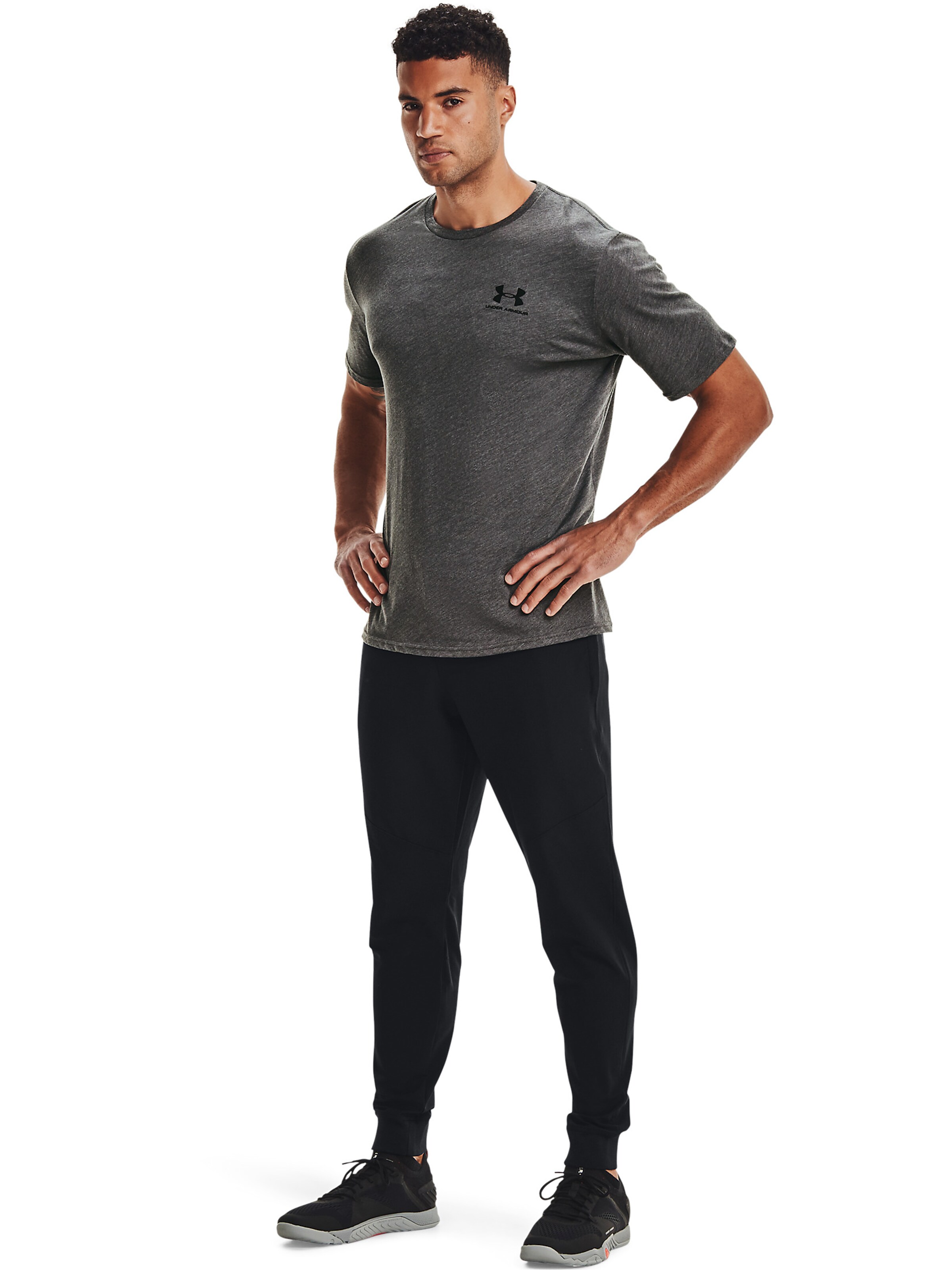 UNDER ARMOUR Μπλουζάκι σε γκρι