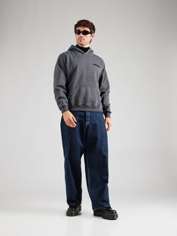 Abercrombie & Fitch - Sudadera 'IN THE STAND' en gris