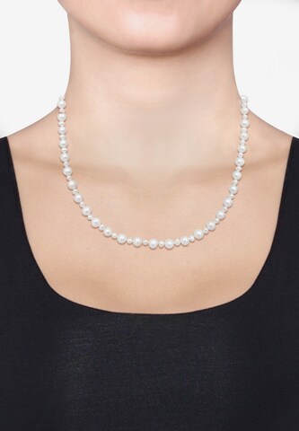 ELLI Necklace in White: front