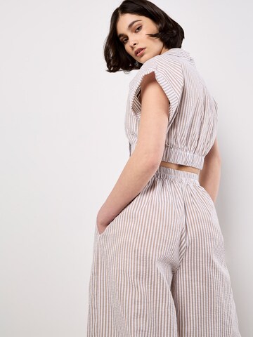 Apricot Bluse in Grau