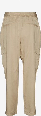 Tapered Pantaloni con pieghe 'Reid' di MAMALICIOUS in beige