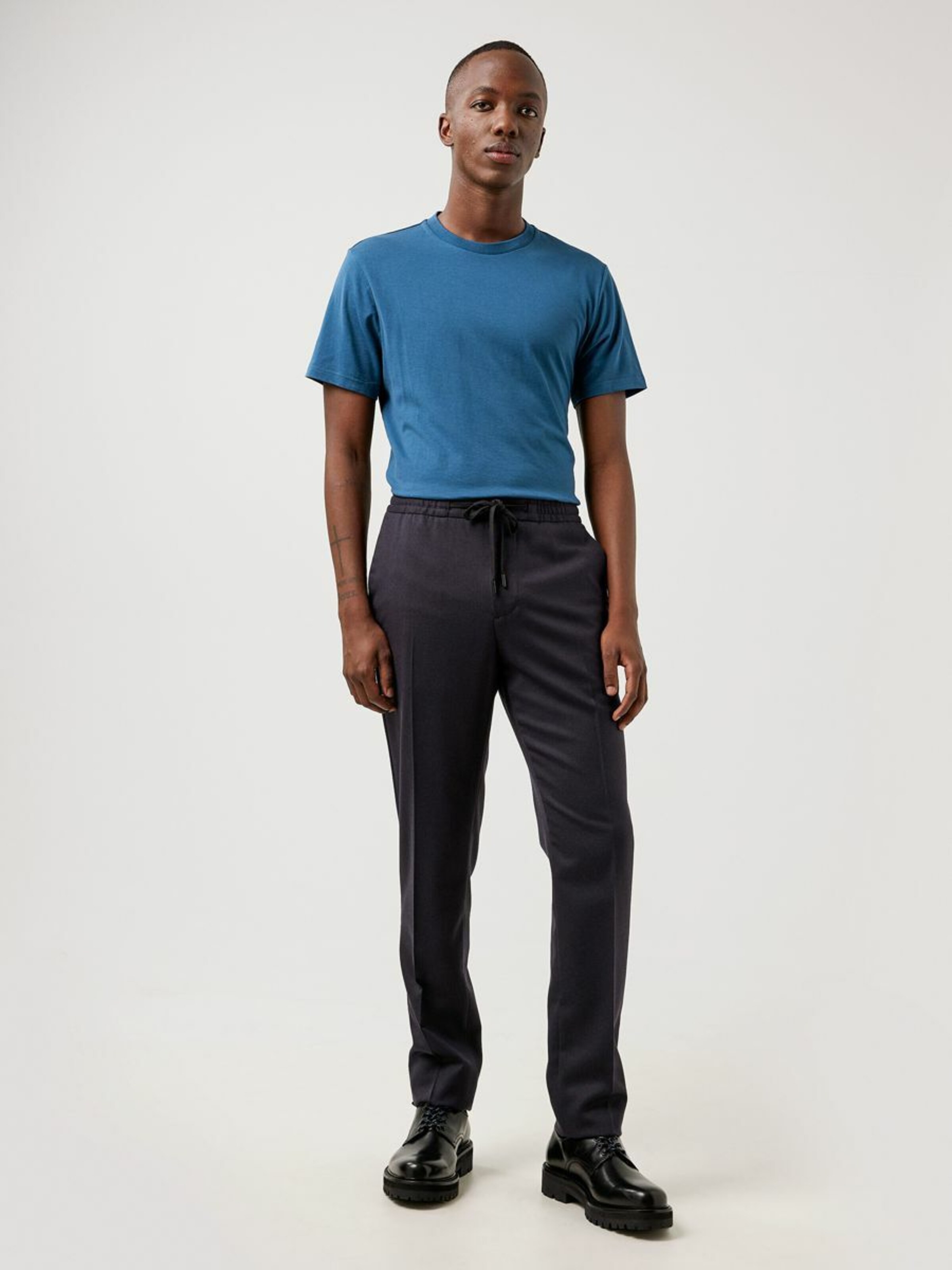 Vêtements Pantalon à plis Sasha J.Lindeberg en Bleu Marine 