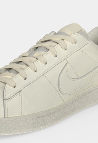 Nike Sportswear Низкие кроссовки 'CLASSIC' в Бежевый