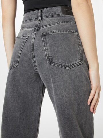 Regular Jeans de la Gina Tricot pe gri