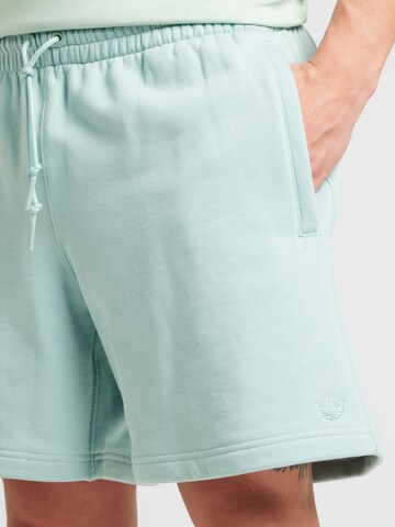 regular Pantaloni 'ESSENTIAL' di ADIDAS ORIGINALS in verde