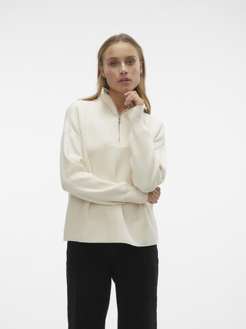 VERO MODA Sweater 'Goldneedle' in White