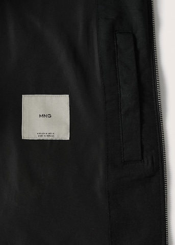 MANGO MANPrijelazna jakna 'Mario' - crna boja