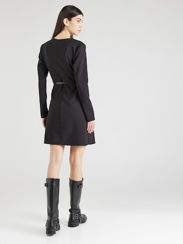 Coupe slim Robe Trendyol en noir