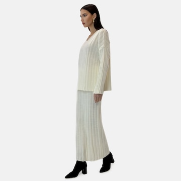 Elara Workwear in White