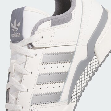 Baskets basses 'Forum' ADIDAS ORIGINALS en blanc