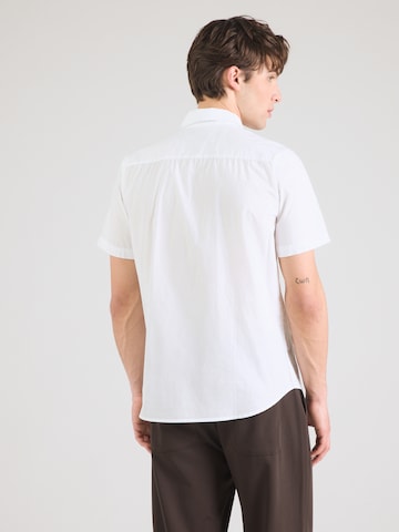 Coupe regular Chemise 'GILROY' MUSTANG en blanc