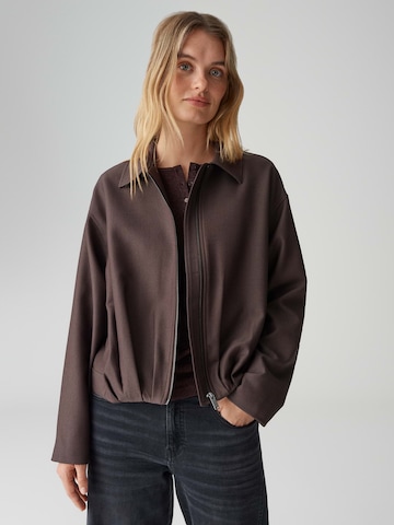 OPUS - Chaqueta de entretiempo 'Jelani' en marrón: frente