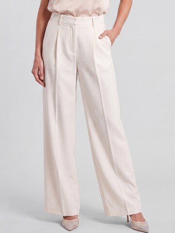 APART Wide leg Pleated Pants in White: front