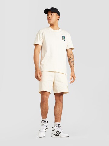 ADIDAS ORIGINALS Regular Shorts 'Leisure League Groundskeeper' in Weiß