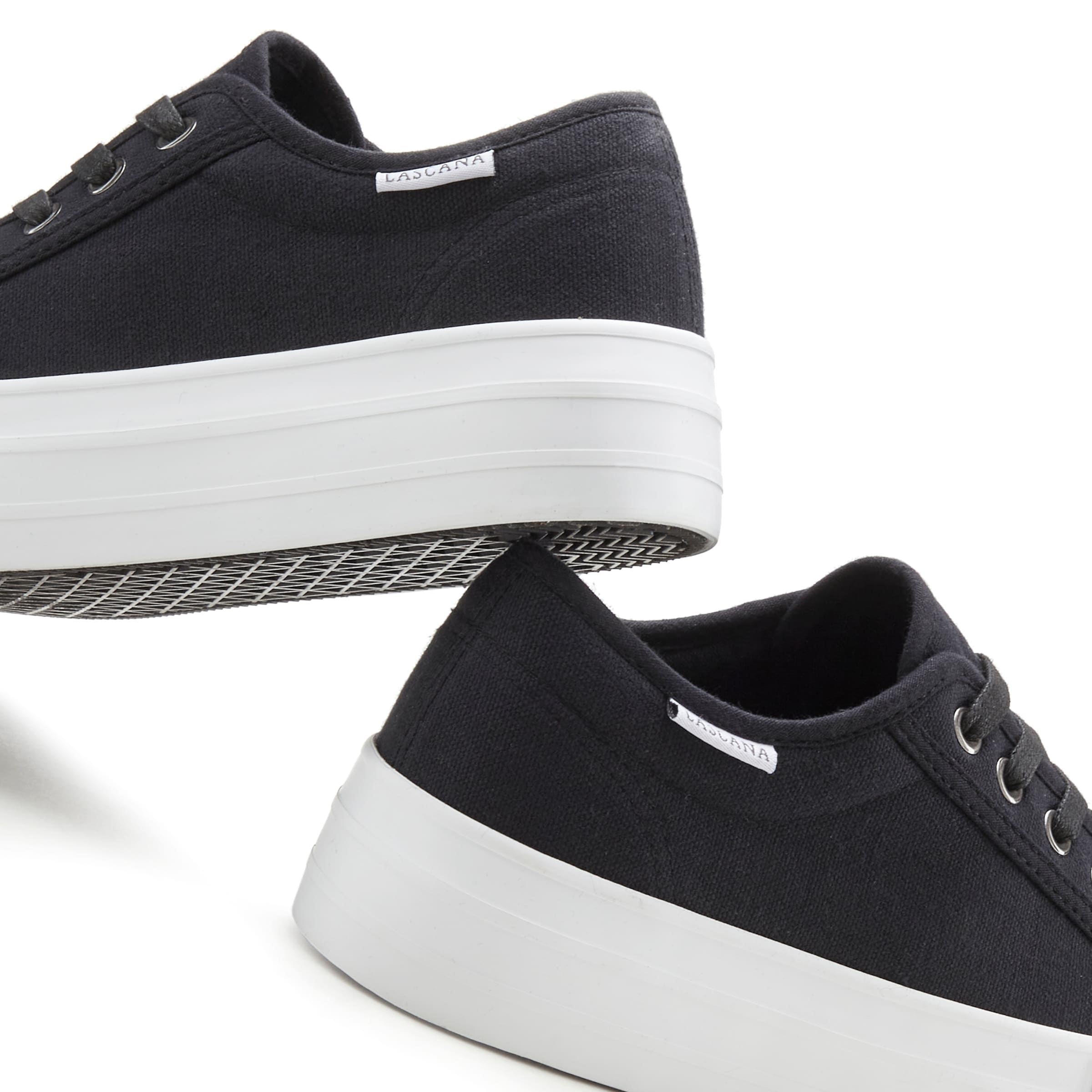 Sneaker bassa di LASCANA in nero