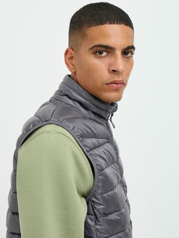 BLEND Vest in Grey