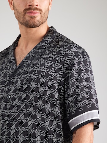 Karl Lagerfeld Comfort Fit Paita värissä musta