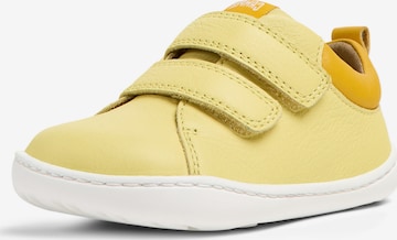 Sneaker 'Peu Cami' di CAMPER in giallo: frontale