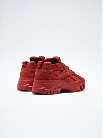 Scarpa sportiva 'X Cardi B Club C V2' di Reebok in rosso
