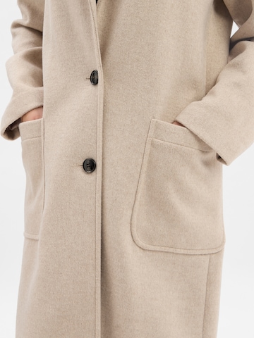 Manteau d’hiver Marie Lund en beige