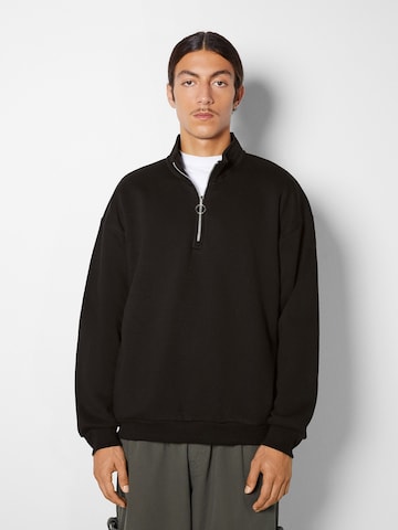 Bershka Sweatshirt in Zwart: voorkant